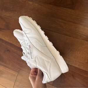 Reebok white leather women’s sneakers runners